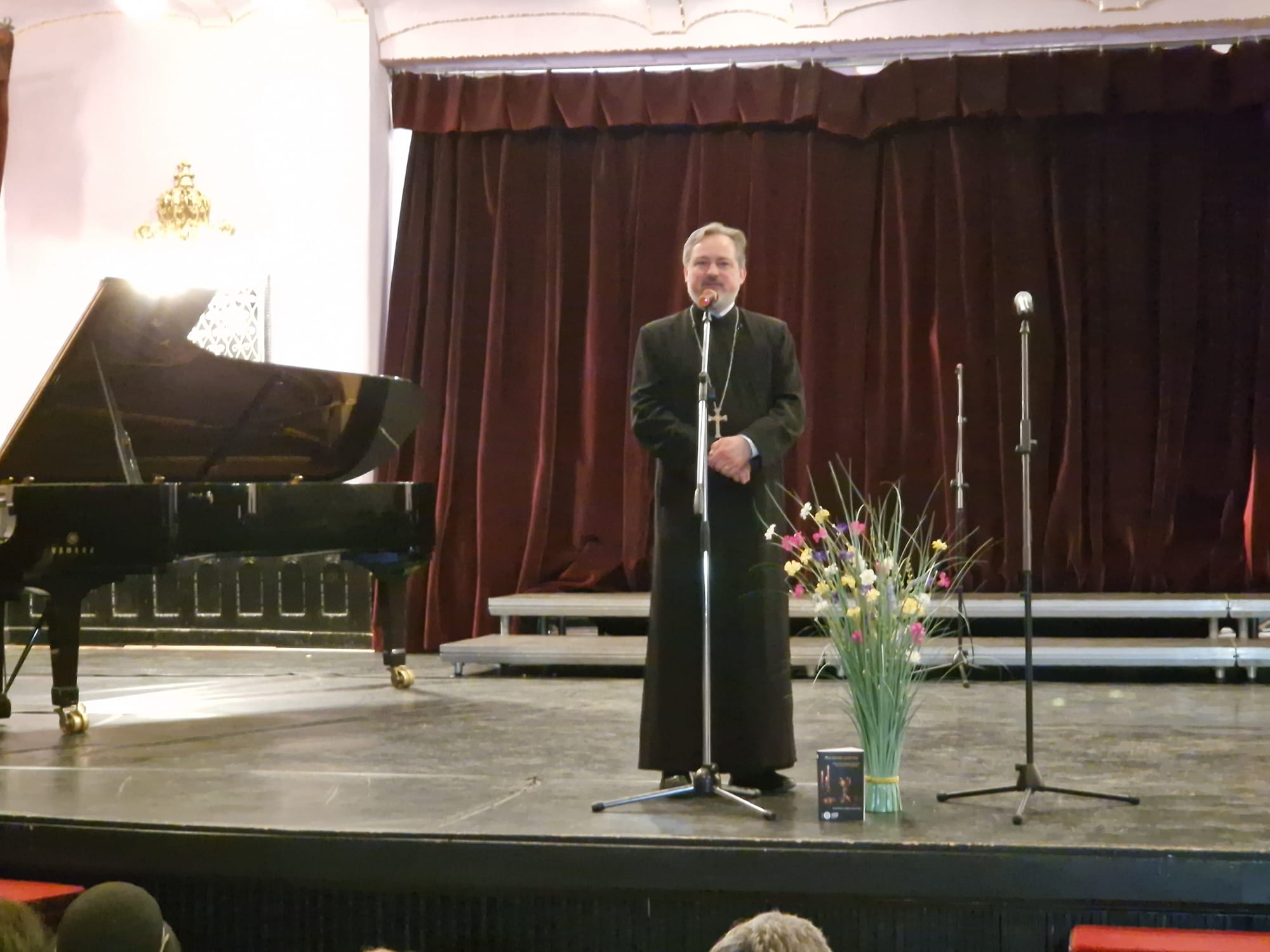 Din tainele potirului.Mărturisiri despre Părintele Ioan Iovan de la Recea.jpeg